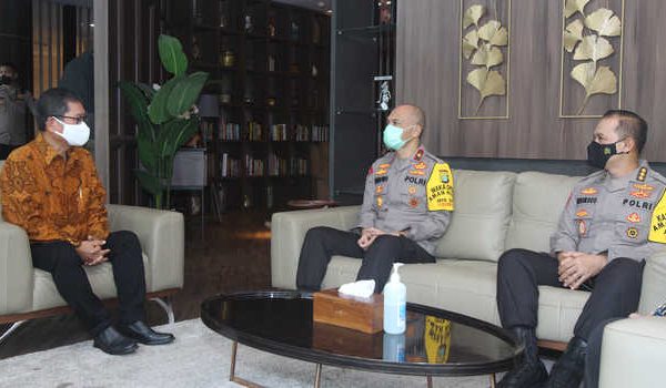 polda metro jaya di bantu siloam hospitals 10 ribu swab antigen 31195