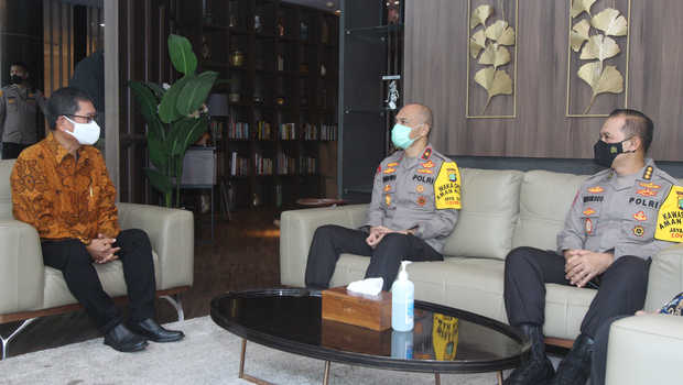 polda metro jaya di bantu siloam hospitals 10 ribu swab antigen 31195