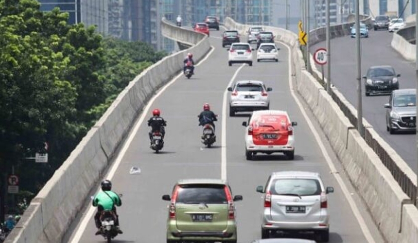 polda metro jaya imbau pemotor tak lintasi jlnt 53352