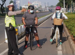 polda metro jaya mengimbau kepada pesepada untuk tidak melintas di 3 zona ganjil genap jakarta pada akhir pekan 26931