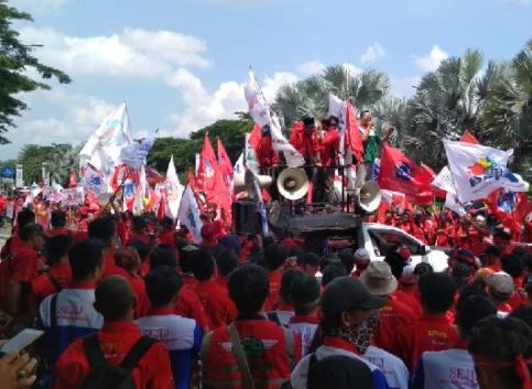 polda metro jaya panggil nining elitos soal pelanggaran prokes di demo buruh 16060