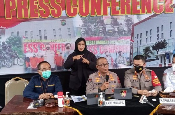 polda metro jaya tangkap 2 wn india yang lolos masuk soetta tanpa karantina 31196