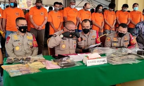 polda metro jaya tangkap 49 pelaku pungli di tj priok 28838