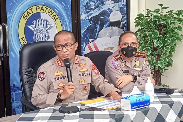 polda metro jaya terjunkan 6 394 personel untuk mengamankan dan mengawal aksi buruh 36981