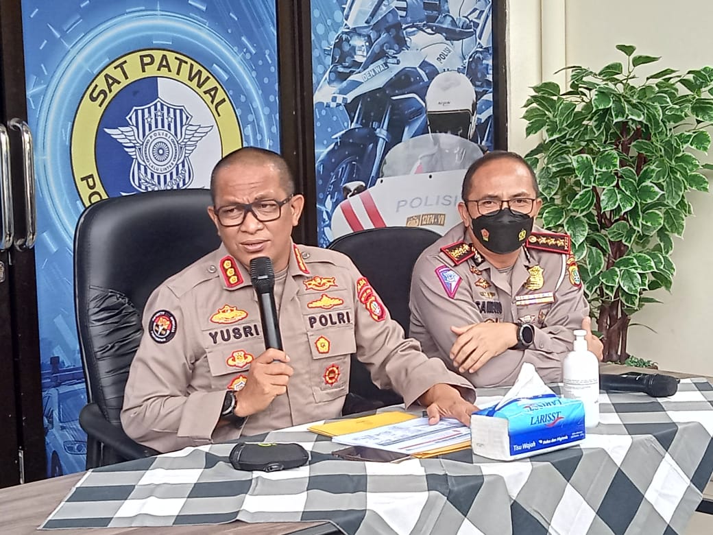 polda metro jaya terjunkan 6 394 personel untuk mengamankan dan mengawal aksi buruh 36981