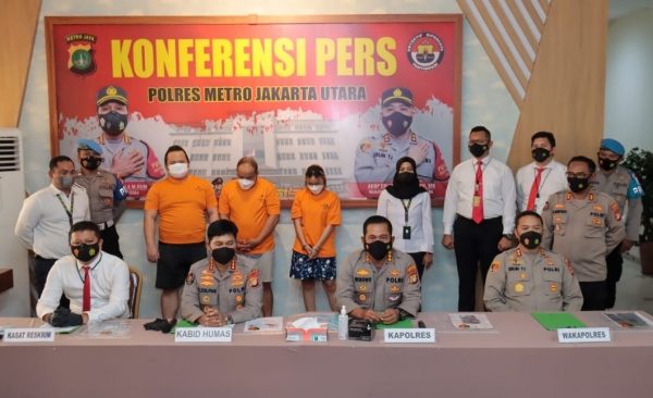 polda metro jaya tetapkan tiga tersangka terkait kasus pinjaman online ilegal di jakut 17664