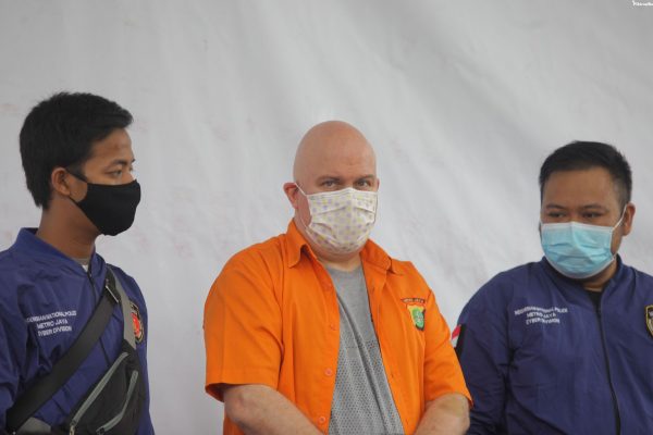 polda metro jaya ungkap kasus penangkapan buronan investigasi fbi 15592