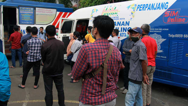 polda metro siapkan 5 gerai sim keliling pada hari senin 26521