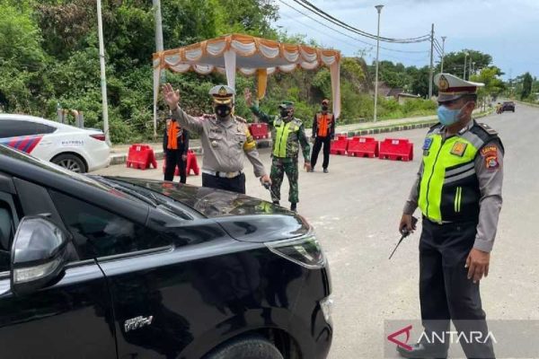 polda ntb kendalikan pergerakan arus kendaraan sekitar sirkuit mandalika 23359