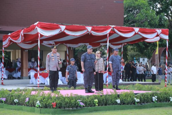 polda ntb menyelenggarakan apel skala besar dalam rangka mensukseskan program bersinar 49778