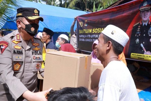 polda ntb salurkan bantuan kemanusiaan 2 000 paket sembako untuk korban banjir 25321