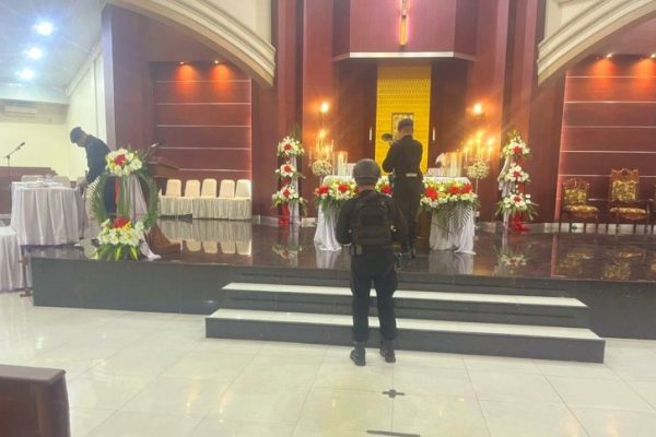 polda ntt siapkan pengamanan maksimal saat perayaan natal berjalan lancar di kota kupang 82370