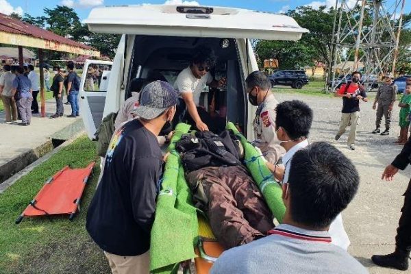 polda papua autopsi jasad pendeta yerimia zanambani di intan jaya 37038