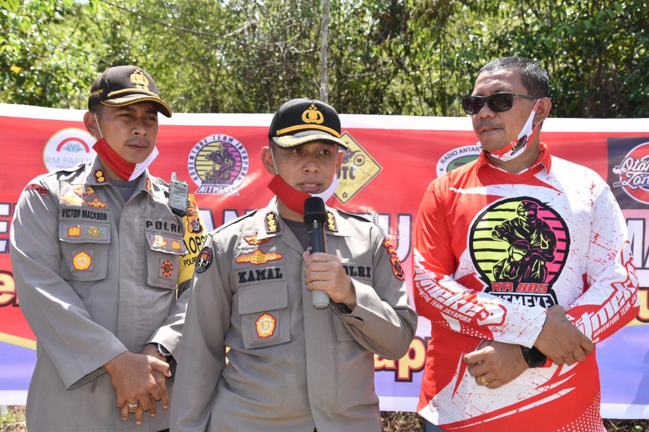 polda papua bersama team adventure merah putih trans papua gelar baksos di distrik airu 11348