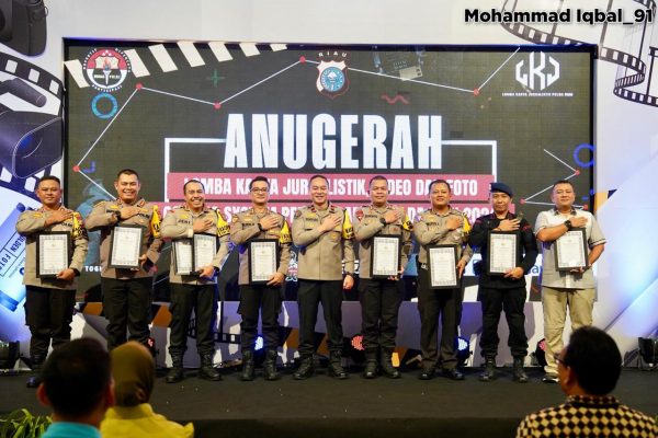polda riau lakukan cooling system dengan pagelaran lomba karya jurnalistik 71172