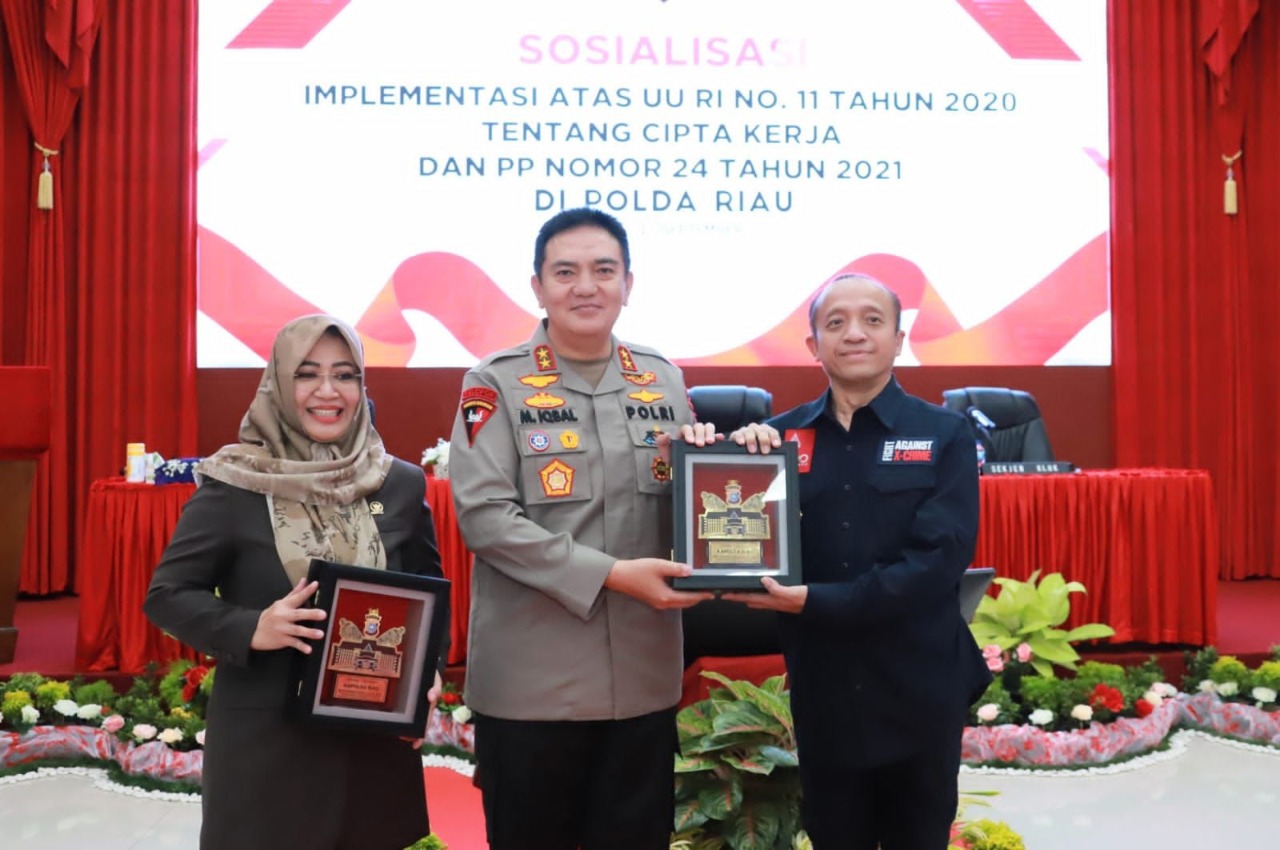 polda riau melaksanakan sosialisasi implementasi uu cipta kerja dan soal penataan kawasan hutan 49790