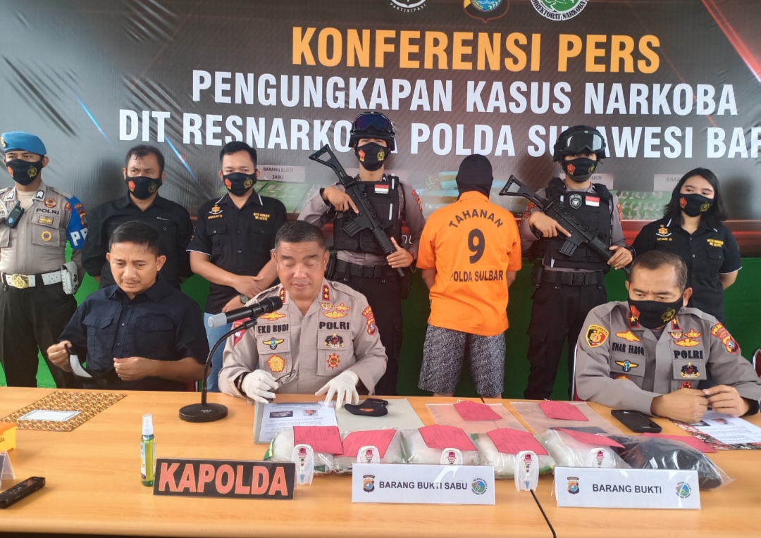 polda sulbar gagalkan penyelundupan sabu 5 kg di sulbar 32697