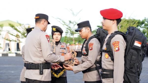 polda sulbar kerahkan 414 personel untuk pengamanan tps 69811