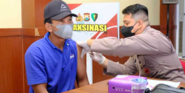 polda sulsel menggelar vaksinasi dan pengobatan gratis dalam rangka hari bhayangkara ke 76 47672