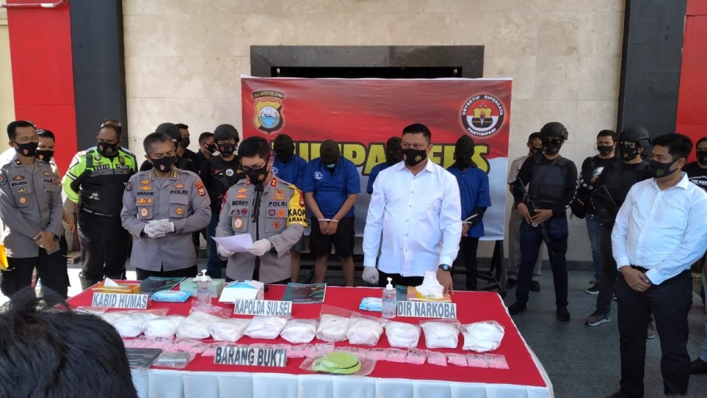 polda sulsel ungkap peredaran 134 kg sabu dan 2994 butir ekstasi 35267