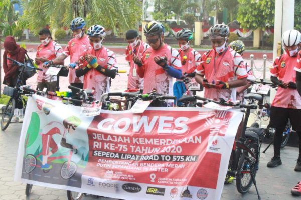polda sulteng lepas gowes jelajah kemerdekaan ri ke 75 tempuh jarak 575 km 36475