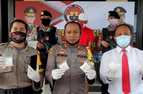 polda sultra berhasil gagalkan peredaran narkoba seberat 1 021 gram 15929