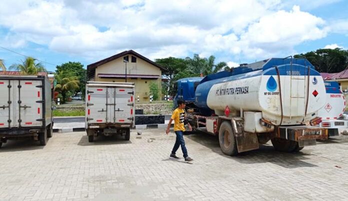 polda sultra gagalkan penyelundupan 15 ton bbm ilegal di kota kendari 17699