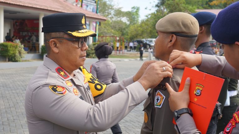 polda sultra laksanakan apel gelar pasukan operasi mantap brata untuk amankan pemilu 2024 64964