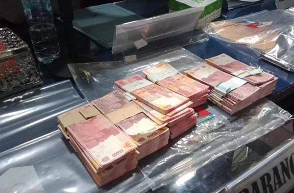 polda sulut tangkap tersangka uang palsu asal jateng 24773