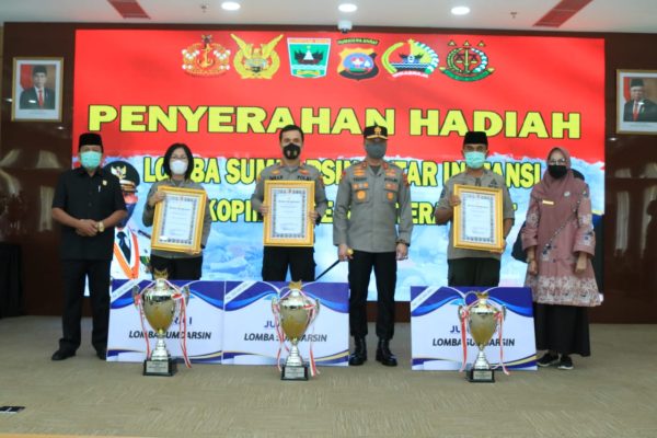 polda sumbar juara lomba sumdarsin dengan capai vaksinasi lebih dari 100 ribu dosis 17654
