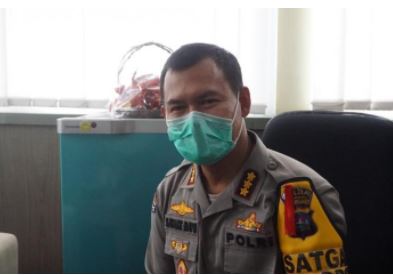 polda sumbar salurkan bantuan 15 ton beras pada masyarakat 9391