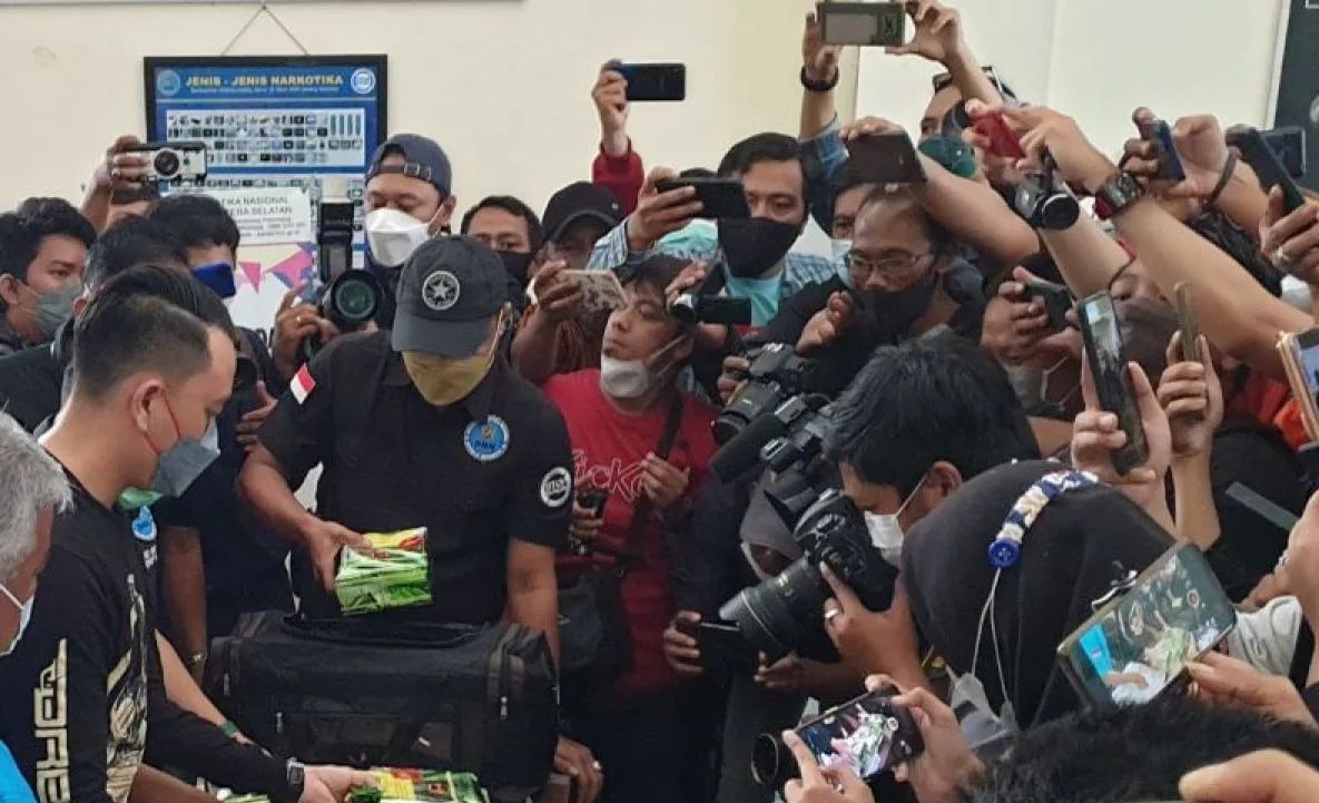 polda sumsel 34 kg sabu dan 4 295 ekstasi hasil pengungkapan 65327