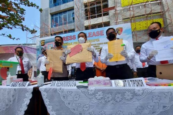 polda sumsel gelar press release pengungkapan kasus dugaan korupsi penimbunan dan pembuatan turap rs kusta dr rivai abdullah 24415