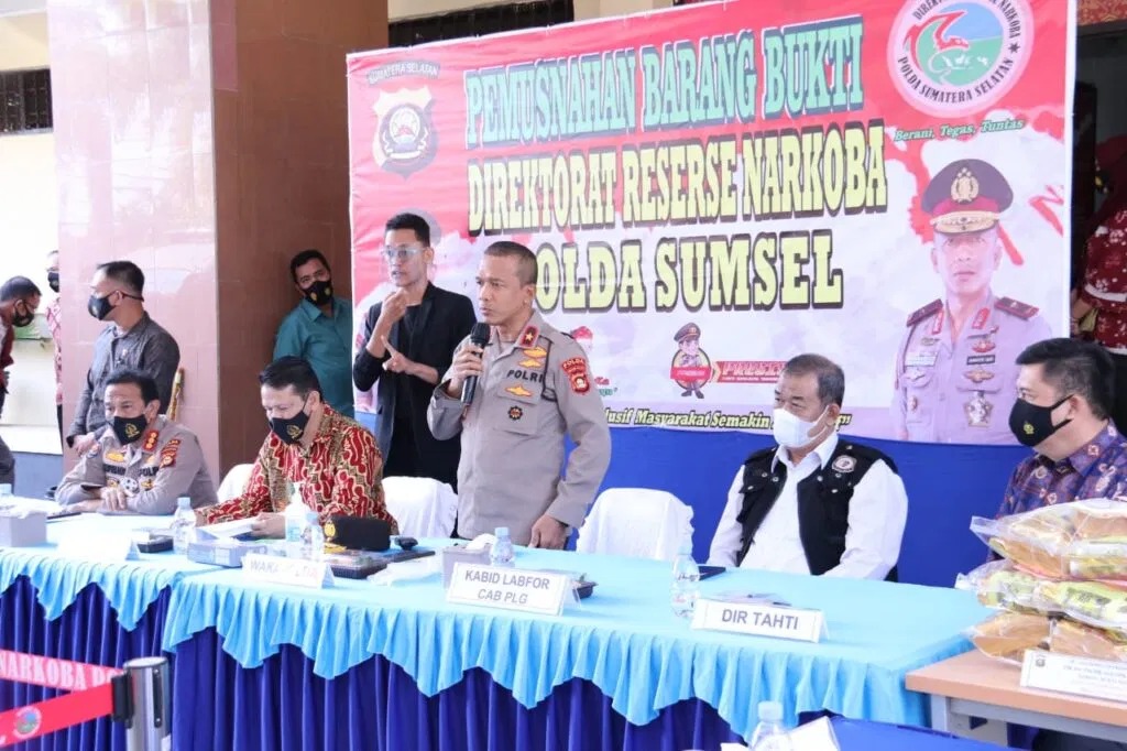 polda sumsel musnahkan 25 kg sabu dan 1 155 butir ekstasi 31045