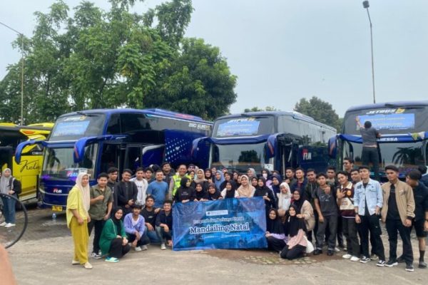 polda sumut berangkatkan sebanyak 146 orang mudik gratis jakarta medan 72141