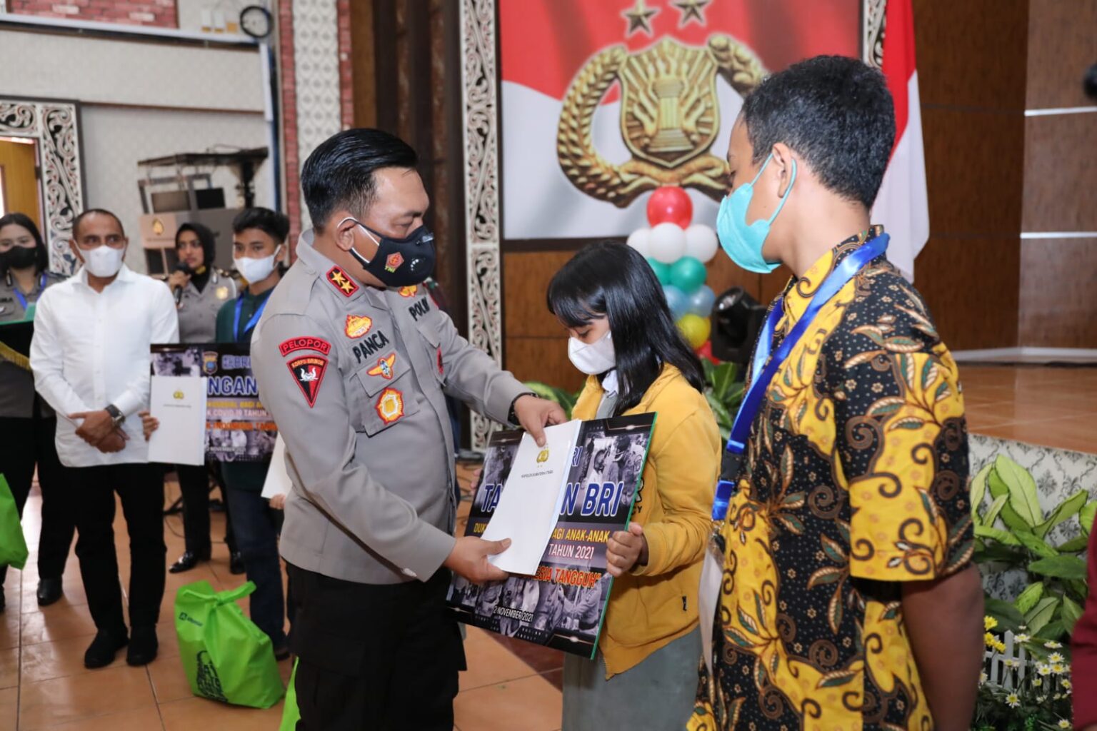 polda sumut beri beasiswa dan dukungan psikologis terhadap anak yang terdampak covid 19 24860