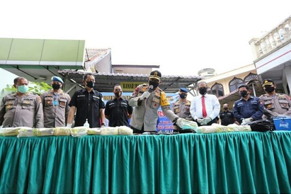 polda sumut gelar press release terkait pengungkapan peredaran narkoba jaringan malaysia 34584