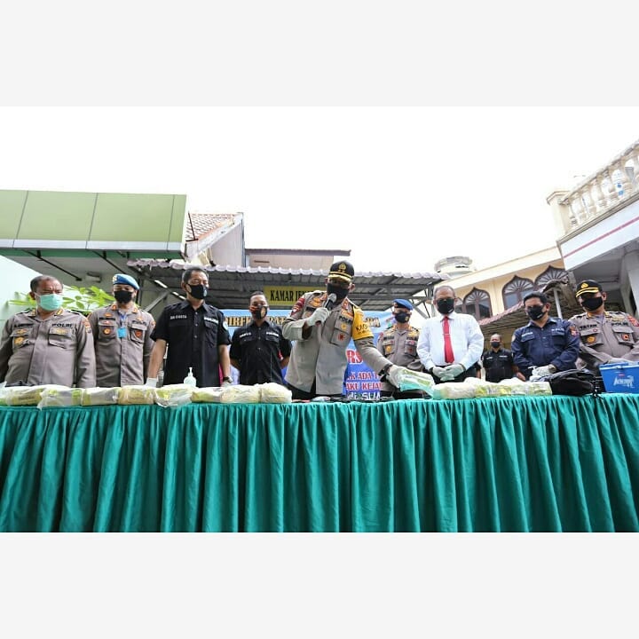 polda sumut gelar press release terkait pengungkapan peredaran narkoba jaringan malaysia 34584