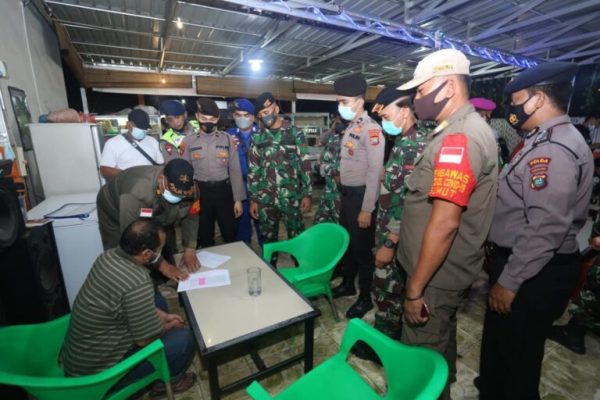 polda sumut gencar gelar operasi yustisi prokes di pasar tradisional dan pusat perbelanjaan 37039