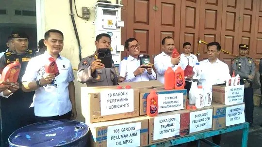 polda sumut gerebek pabrik oli palsu 4 orang ditangkap 62855