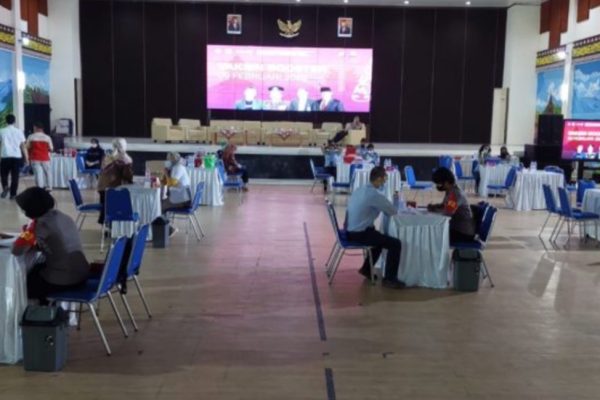 polda sumut kerja sama gojek dan poltekpar gelar vaksinasi booster 37262