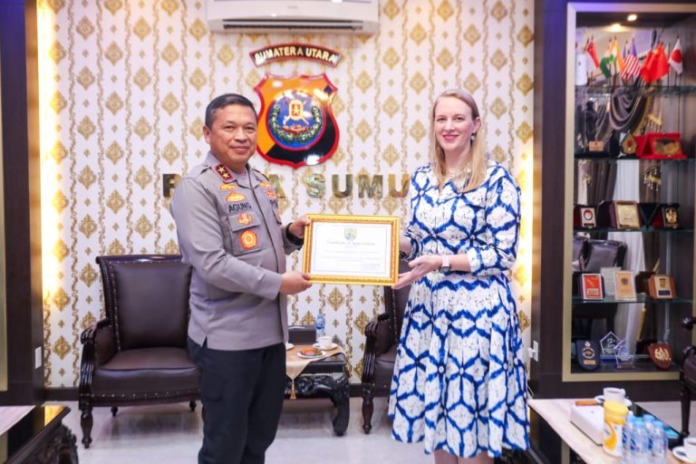 polda sumut terima penghargaan dari kedubes amerika atas keberhasilan dalam jaga lingkungan dan satwa 65317