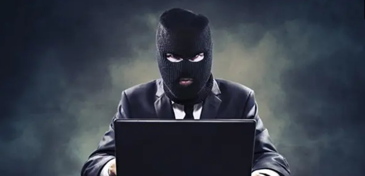 police and customs encourage the public to report online scam 40865