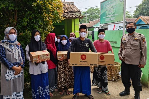 police love orphans banten regional police distribute 1000 boxes of rice 41429