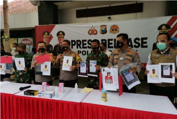 polisi amankan pelaku penyebar informasi hoaks terkait kasdim 0817 15905
