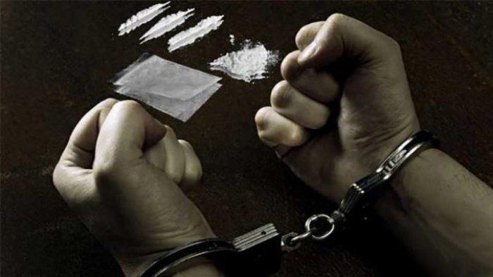 polisi berhasil bekuk dua pengedar sabu sabu antar kabupaten 64997