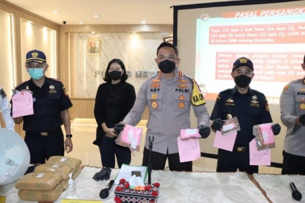 polisi berhasil bongkar sindikat ekstasi dan sabu senilai rp325 m jaringan internasional 17577