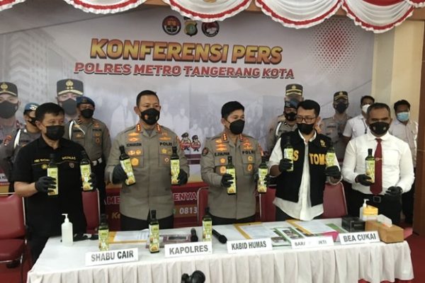 polisi berhasil gagalkan penyeludupan sabu cair dari mexico 17646