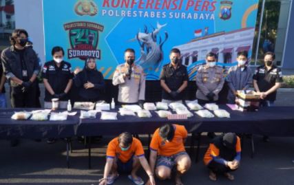 polisi berhasil gagalkan peredaran 134 kg sabu di surabaya 16405