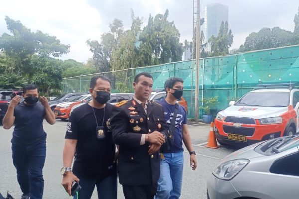polisi berhasil ringkus polisi gadungan berpangkat komjen yang tipu perempuan rp 1 miliar 21215